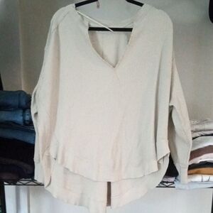 We The Free Cream V-Neck Long Sleeve Shirt Size Medium
